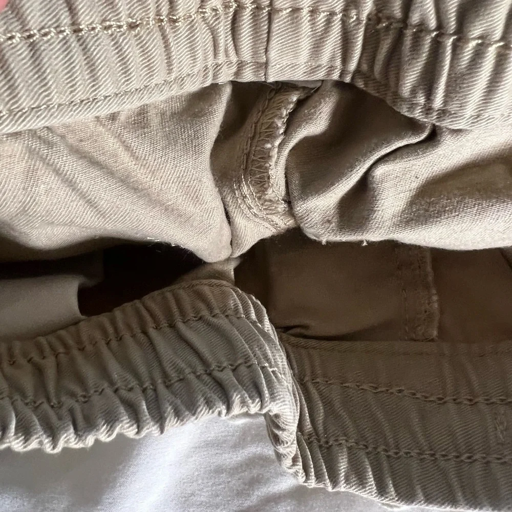 GAP pull-on Khaki shorts